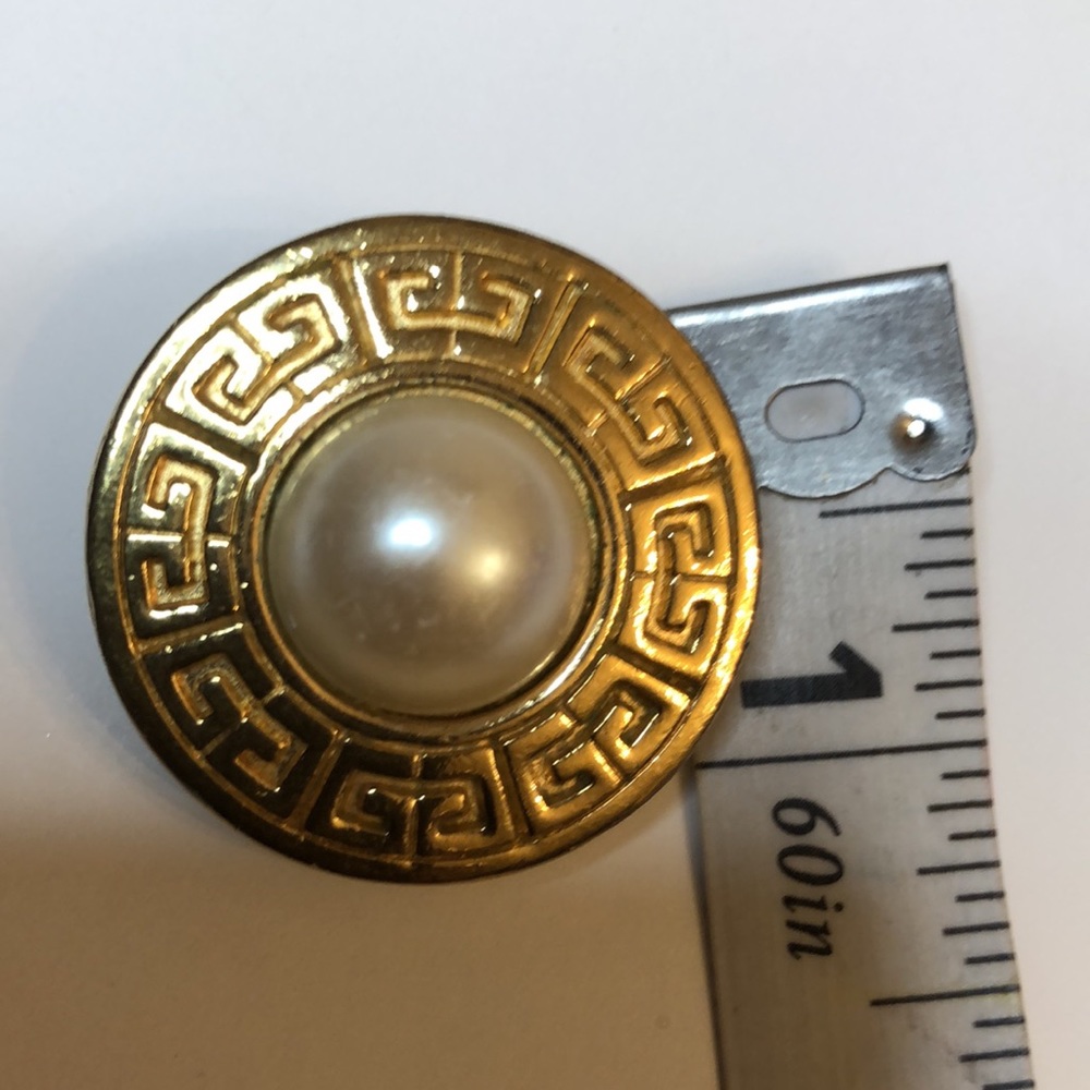VINTAGE GIVENCHY GOLD TONE AND PEARL ROUND CLIP-ON EARRINGS - Picture 12 of 15